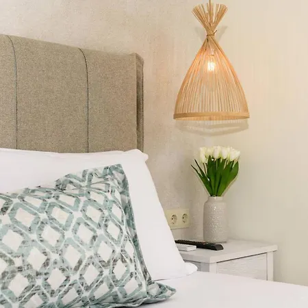 Alojamento de Acomodação e Pequeno-almoço Faros View Koinira