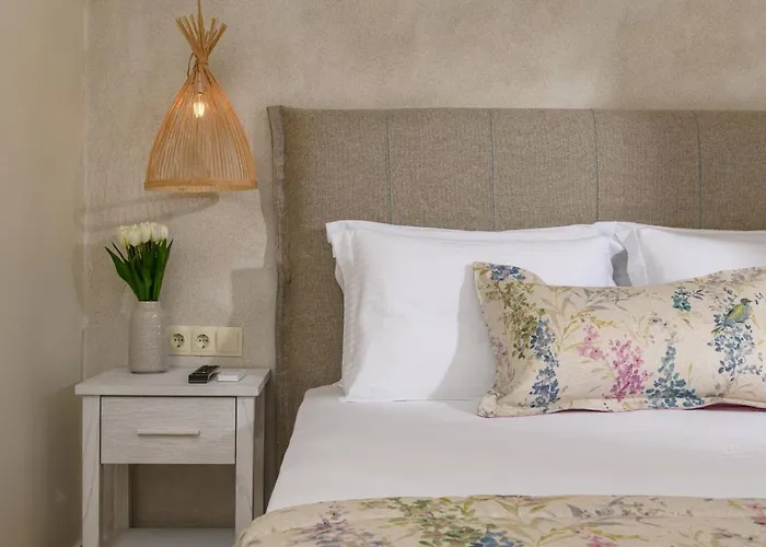 Faros View Nocleg ze śniadaniem Kinira