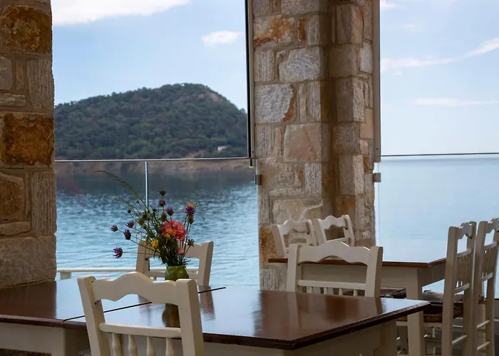 Faros View 4* Kinira